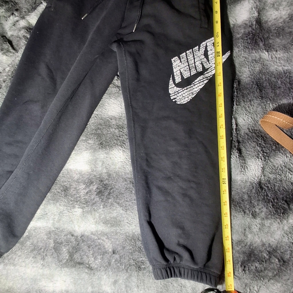 Nike Vintage Men's Black Joggers with White Logo - Picture 6 of 8